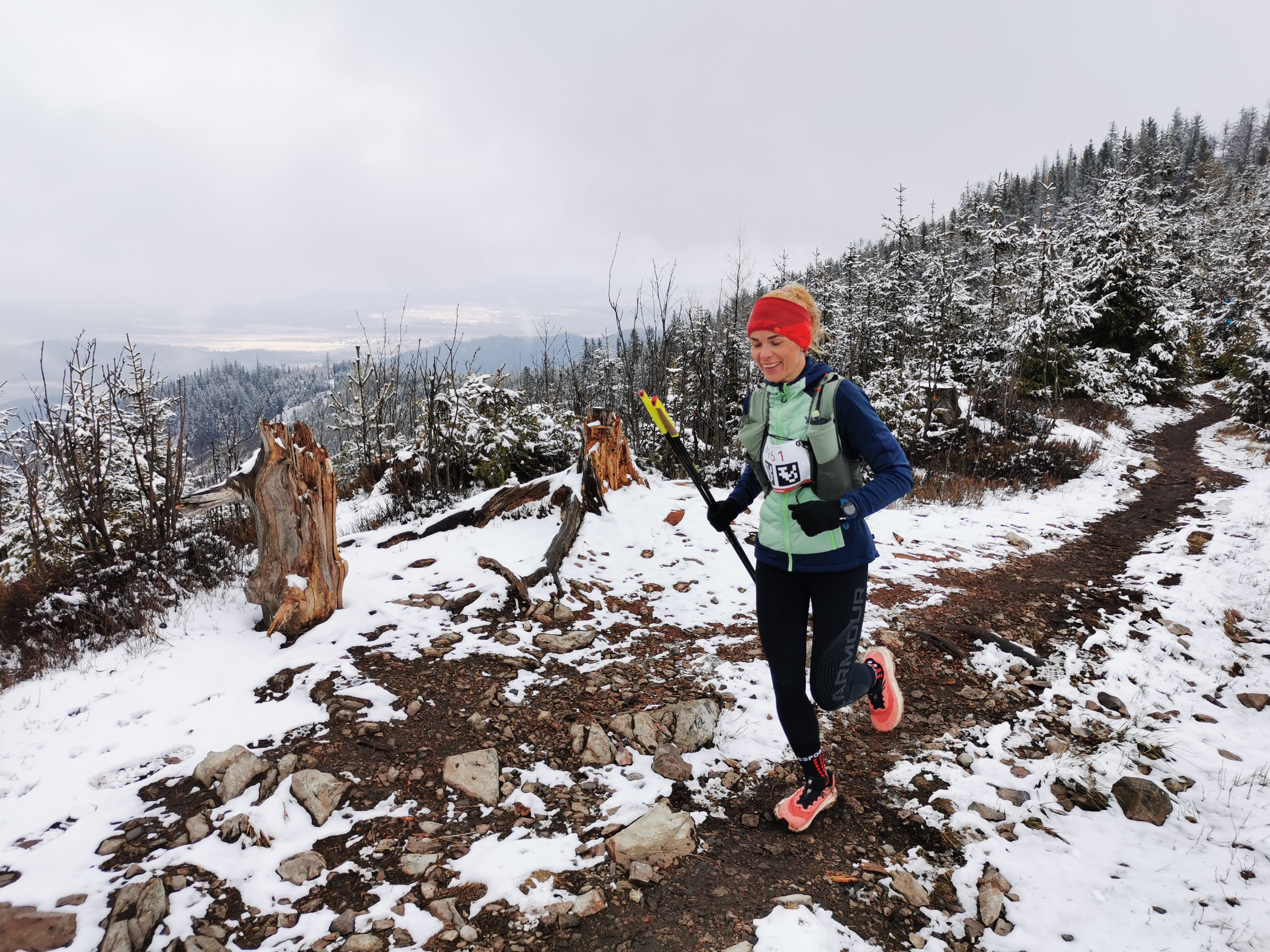 hrebeň Kozieho kameňa tentoraz bez výhľadov na Tatry hrebeň_Kozieho_kameňa_tentoraz_bez_výhľadov_na_Tatry